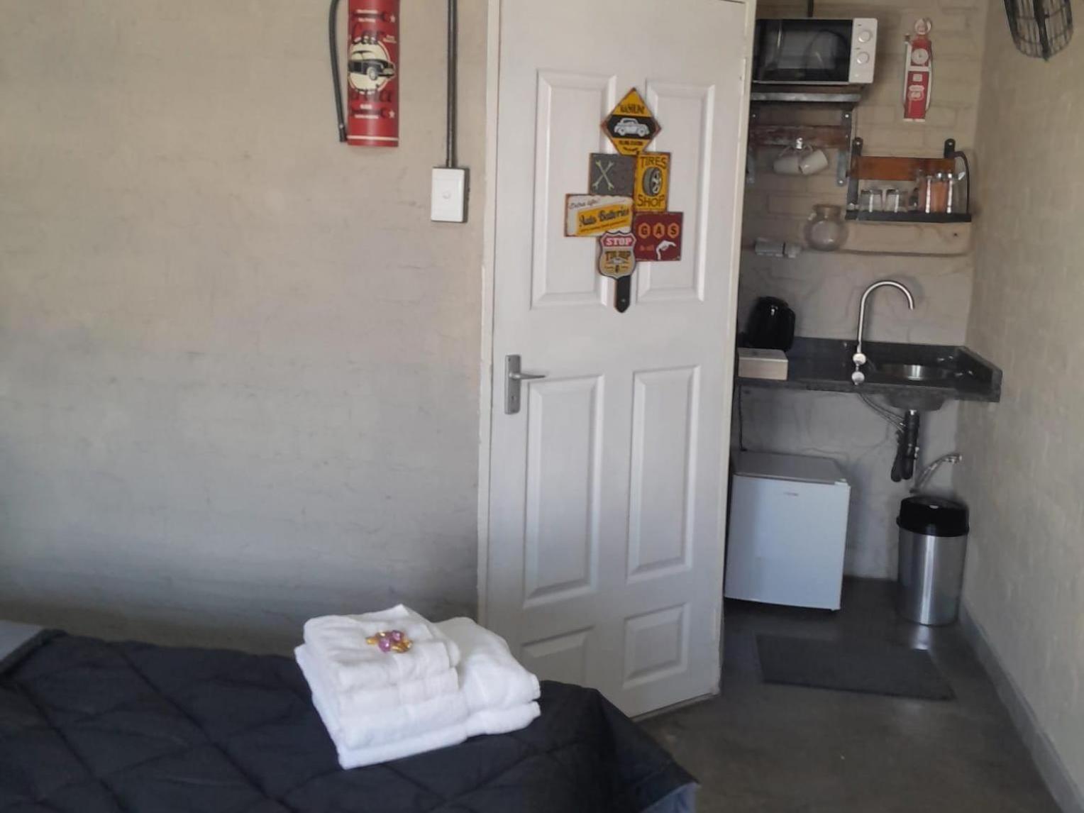 At Ease Road Lodge Zeerust Quarto foto